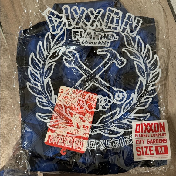 Dixxon- Women’s Medium. - Picture 2 of 3